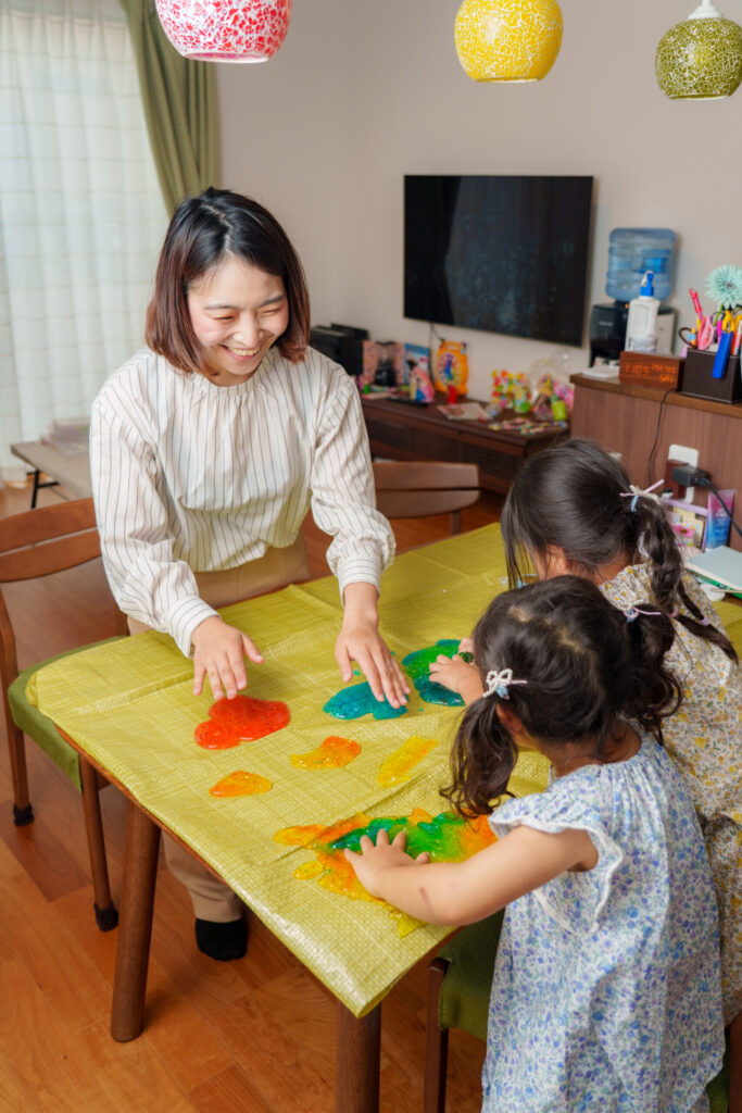 感触あそびの様子
